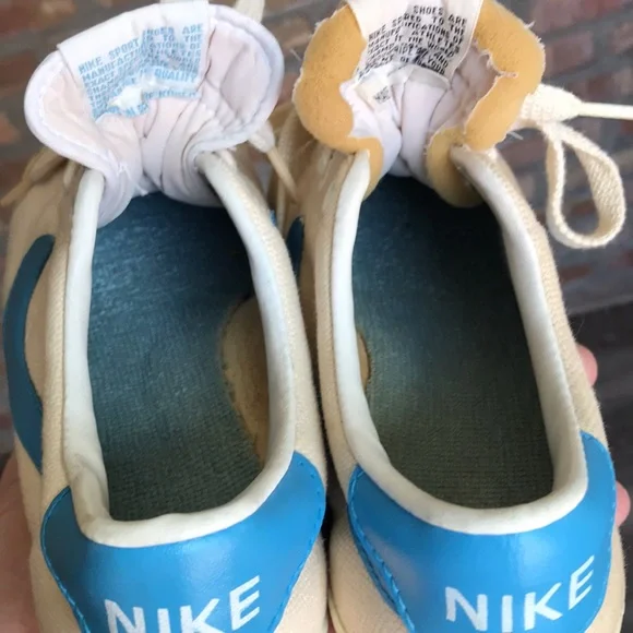 Nike - Picture 11 of 17